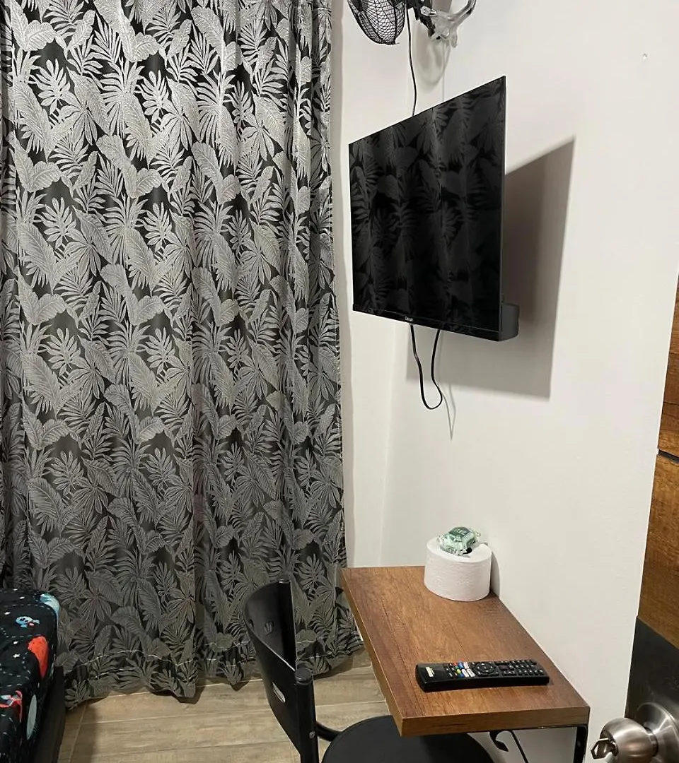 Habitación en casa particular Alojamiento Las Palmas Medellín Colombia